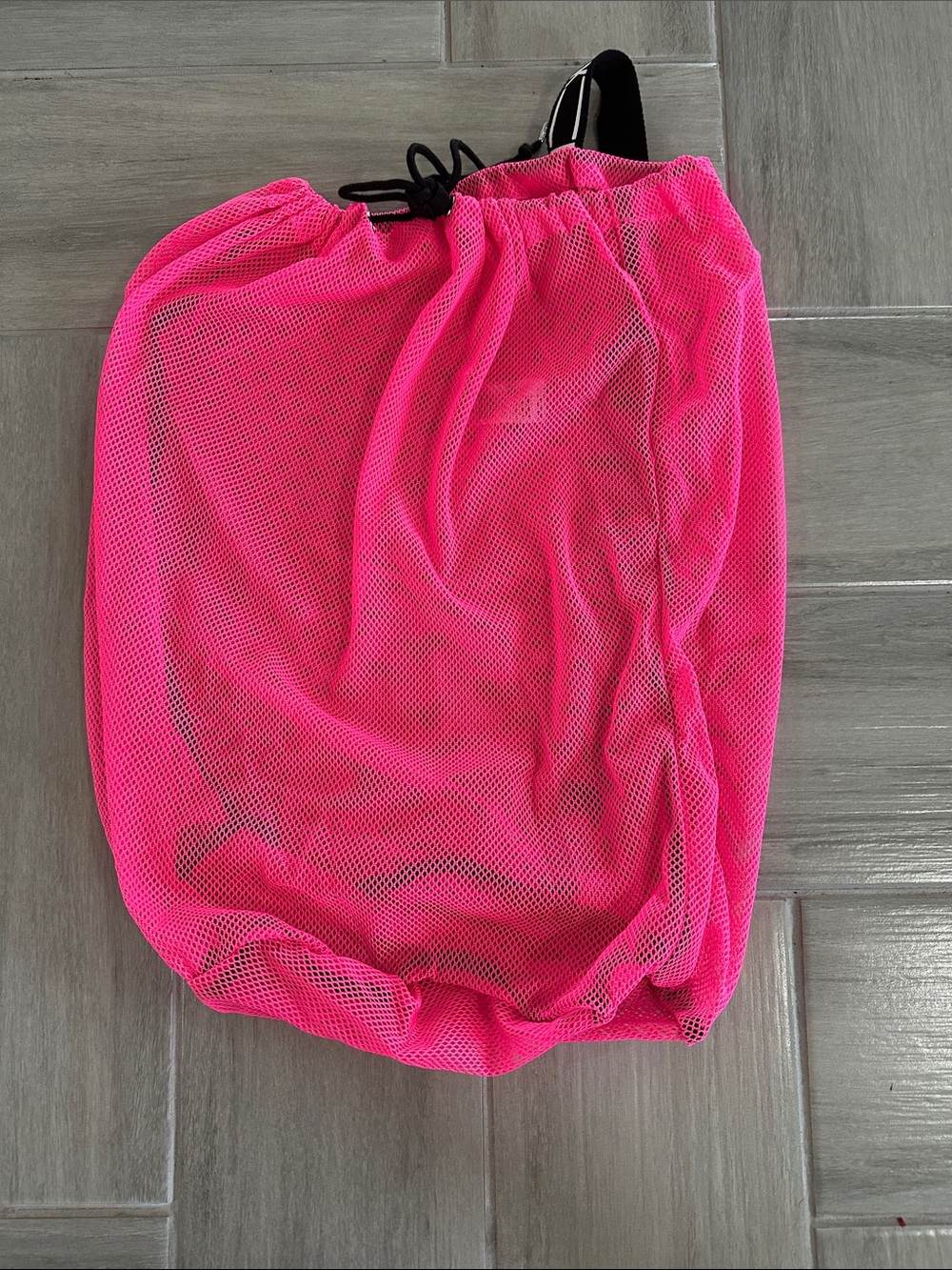 NEW….Victoria's Secret PINK Hot Pink Mesh Laundry/Storage Bag - Picture 2 of 2